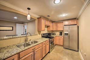 Cottage (6 Bedrooms) | Interior - Townville Lakefront Cottage w/ Private Dock! (Townville)