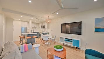 Apartment (2 Bedrooms) | Front of property