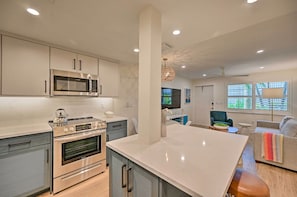 Apartment (2 Bedrooms) | Interior - Luxe Naples Escape: Walk to Beach & Downtown! (Naples)