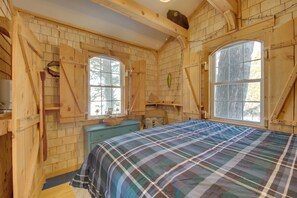 Interior - Palmyra Cottage w/ Deck on Whites Pond! (Palmyra)