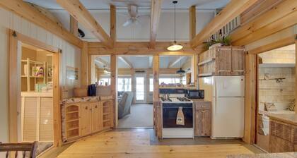 Palmyra Cottage w/ Deck on Whites Pond!