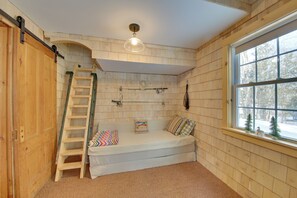 Interior - Palmyra Cottage w/ Deck on Whites Pond! (Palmyra)