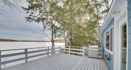 Palmyra Cottage w/ Deck on Whites Pond!