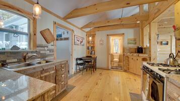 Cottage (3 Bedrooms) | Interior