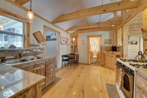 Cottage (3 Bedrooms) | Interior