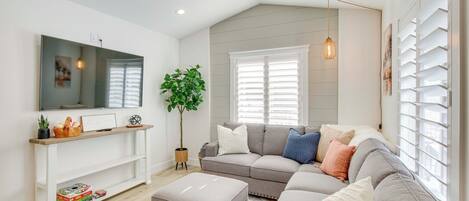 Apartment (2 Bedrooms) | Front of property