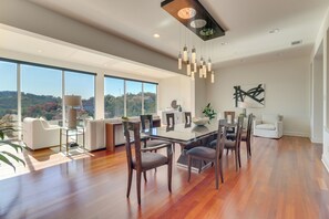 Talo (5 Bedrooms) | Sisätilat