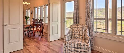 House (5 Bedrooms) | Interior