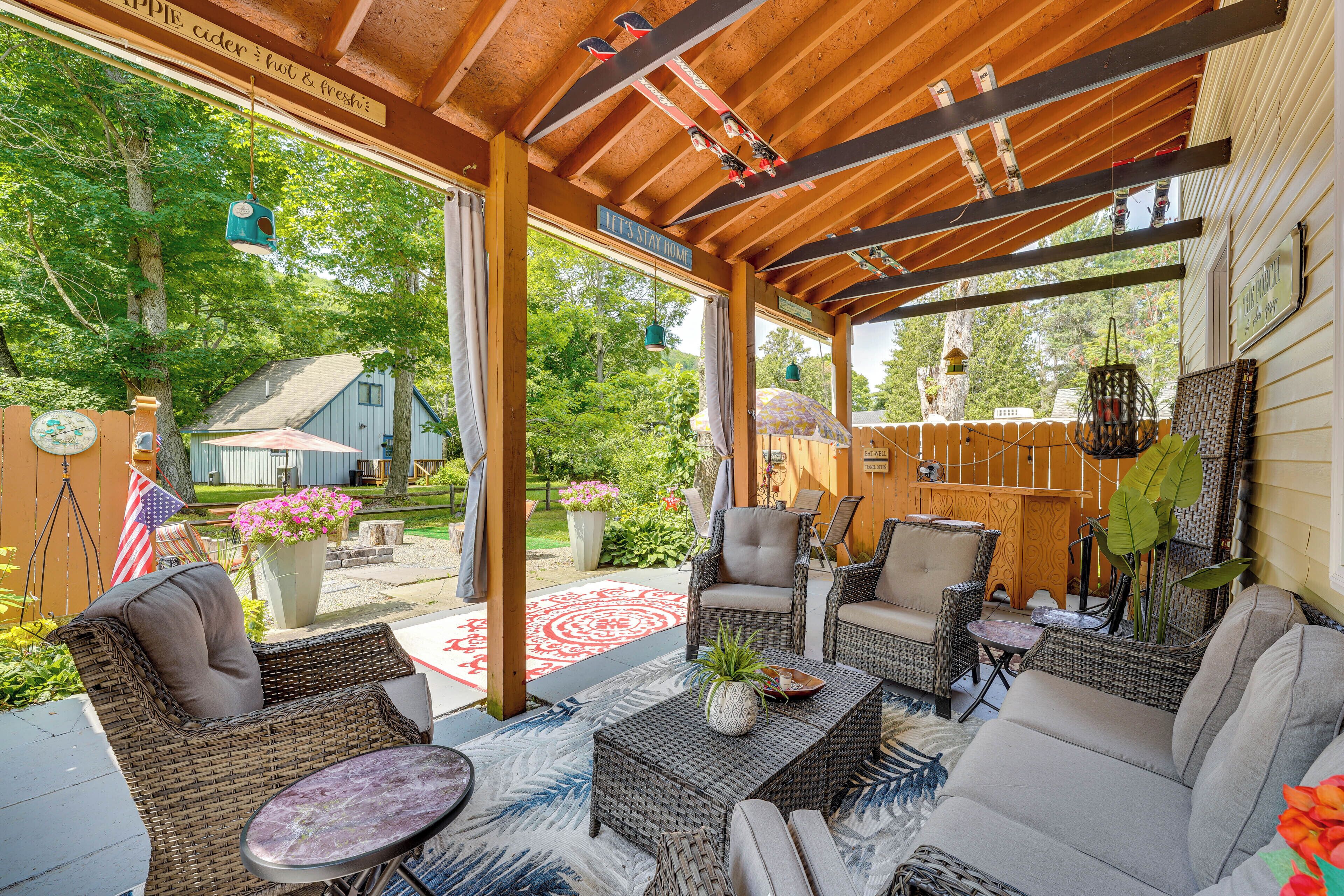 Spacious Victorian Home 1/4 Mi to Holiday Valley!