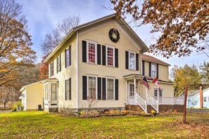Interior - Spacious Victorian Home 1/4 Mi to Holiday Valley! (Ellicottville)