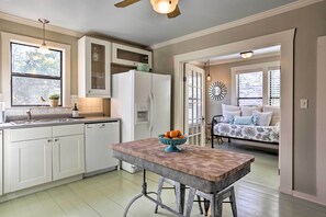 Cottage (2 Bedrooms) | Interior - Fredericksburg Cottage w/ Grill - Walk to Main St! (Fredericksburg)