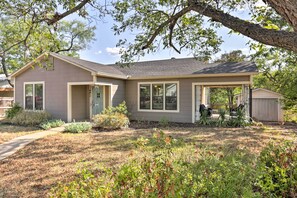 Cottage (2 Bedrooms) | Interior - Fredericksburg Cottage w/ Grill - Walk to Main St! (Fredericksburg)