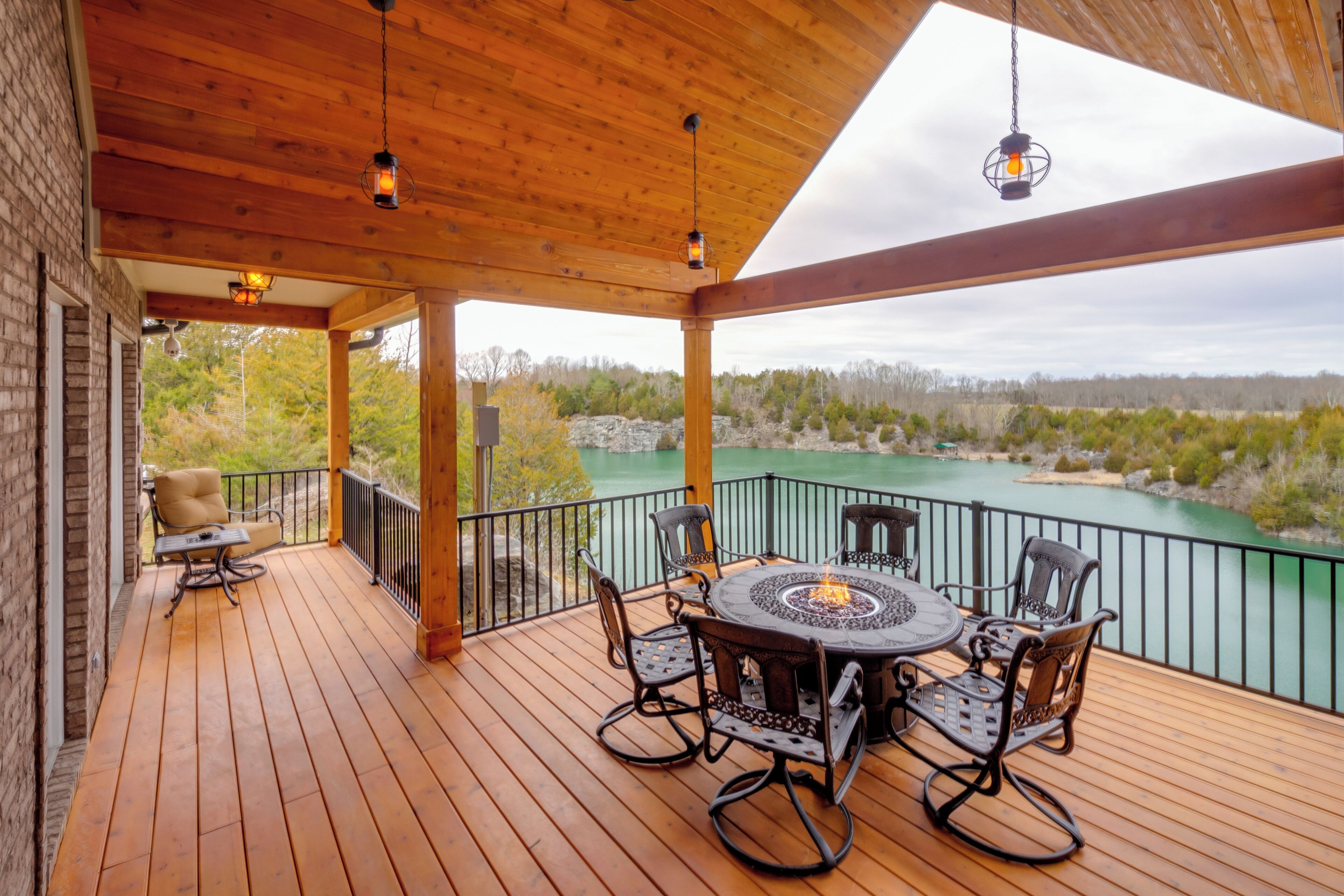 บ้านพัก (4 Bedrooms) | ด  ้านหน้าที่พัก