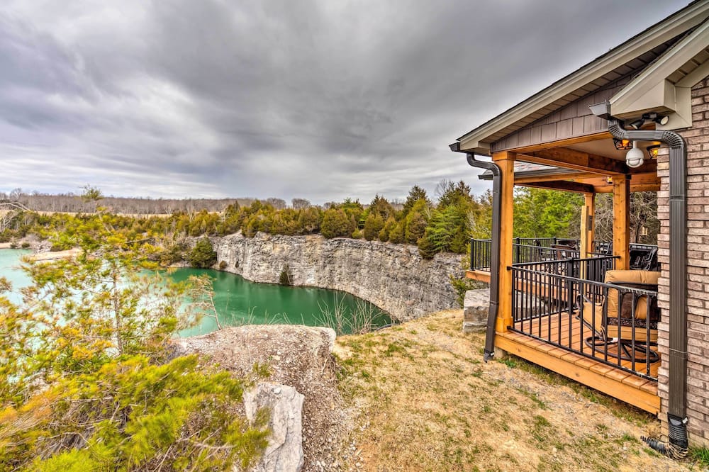 Tranquility Lake Getaway on 27 Acres! - Gadberry, KY