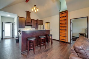 Talo (4 Bedrooms) | Sisätilat