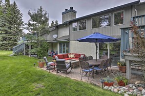 Apartment (4 Bedrooms) | Interior - Modern Mountain Escape on Golf Course w/ Hot Tub! (Avon)