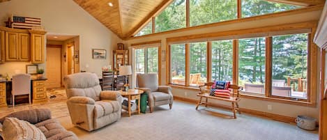House (3 Bedrooms) | Interior