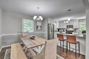 單棟房屋 (5 Bedrooms) | 私人廚房 | 微波爐、焗爐、爐具、洗碗機