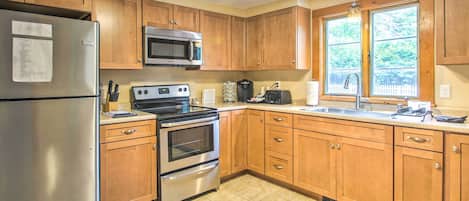 House (6 Bedrooms) | Interior