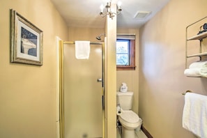 House (6 Bedrooms) | Interior