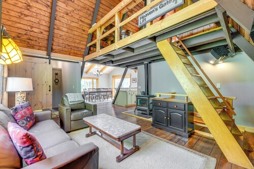 Inviting A-frame Cabin w/ Saltwater Hot Tub!