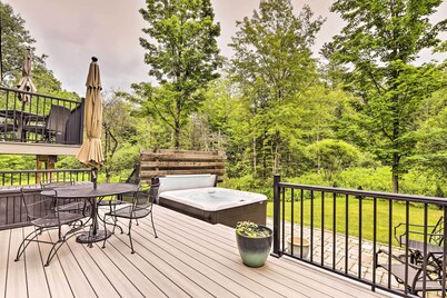 Inviting A-frame Cabin w/ Saltwater Hot Tub!