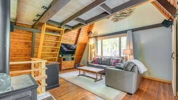 House (2 Bedrooms) | Interior