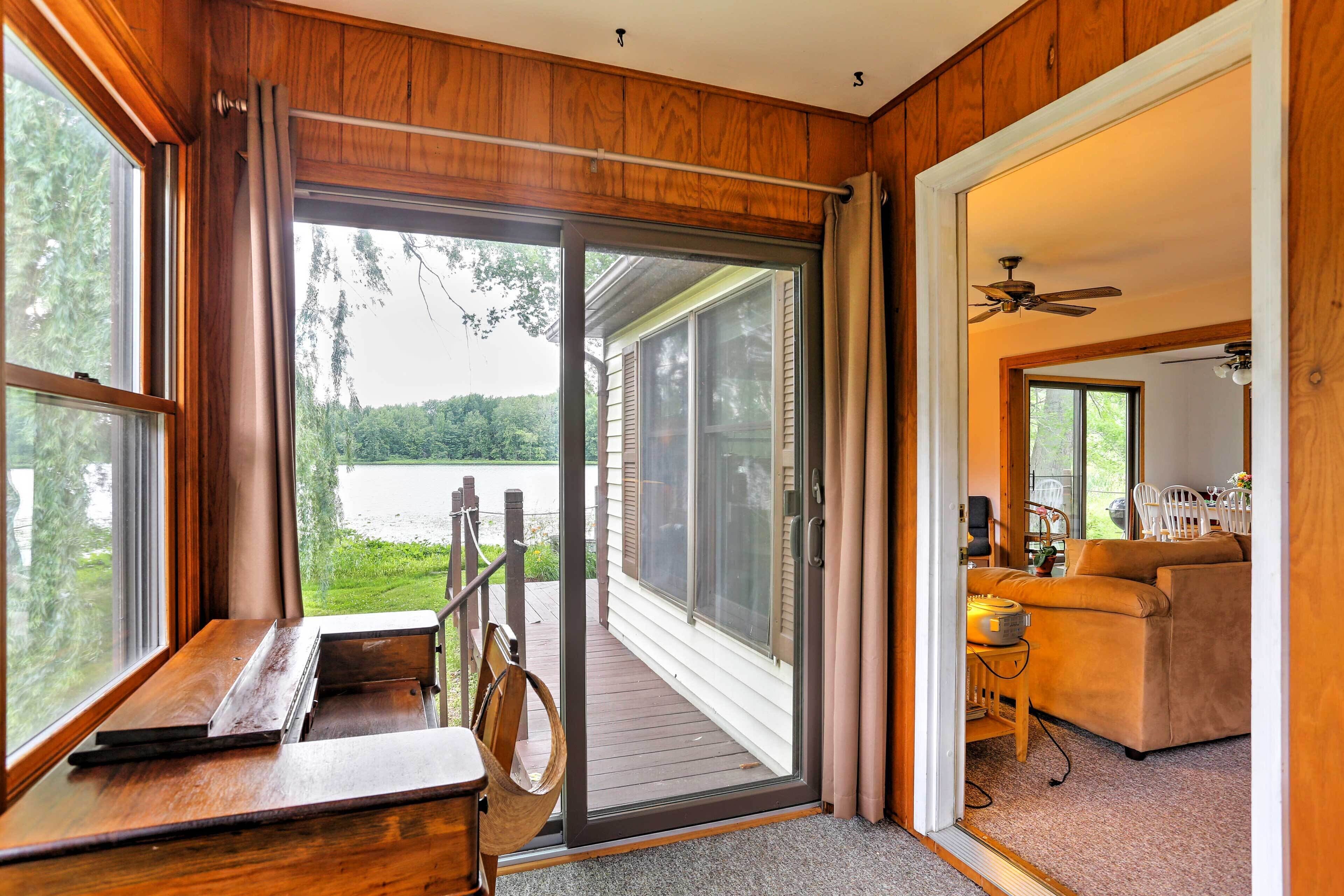 Waterfront Cottage w/ Deck + Dock on Dragon Lake!