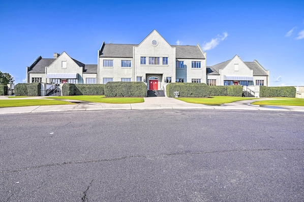 Interior - Golfers Paradise in Myrtle Beach w/ Balcony! (Myrtle Beach)