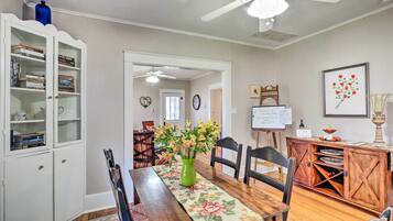 Cottage (3 Bedrooms) | Interior