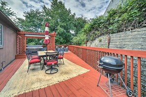 House (3 Bedrooms) | Interior - Pittsburgh Retreat w/ Deck ~ 4 Mi to Dtwn! (Pittsburgh)