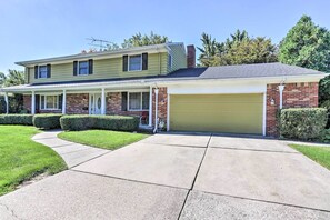 House (5 Bedrooms) | Interior