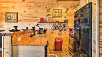 House (1 Bedroom) | Interior