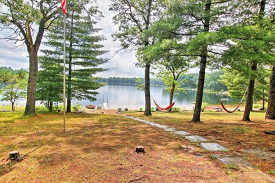 Baldwin Cabin w/ Private Beach on Little Lake!
