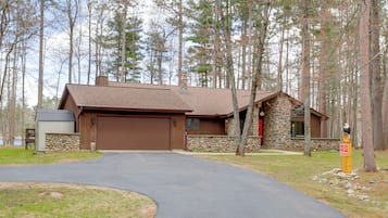 House (3 Bedrooms) | Front of property