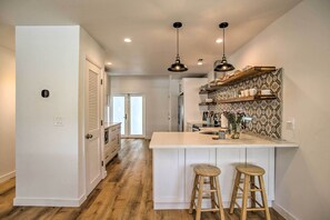 House (2 Bedrooms) | Interior - Modern Home w/ Shared Pool in Fort Lauderdale! (Fort Lauderdale)