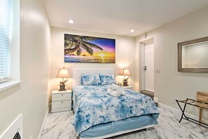 Apartment (0 Bedroom) | Bed sheets - 1 Block to Deerfield Beach: Studio w/ Fire Pit! (Deerfield Beach)