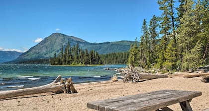 Koul's Retreat' Condo 2 Mi to Lake Wenatchee