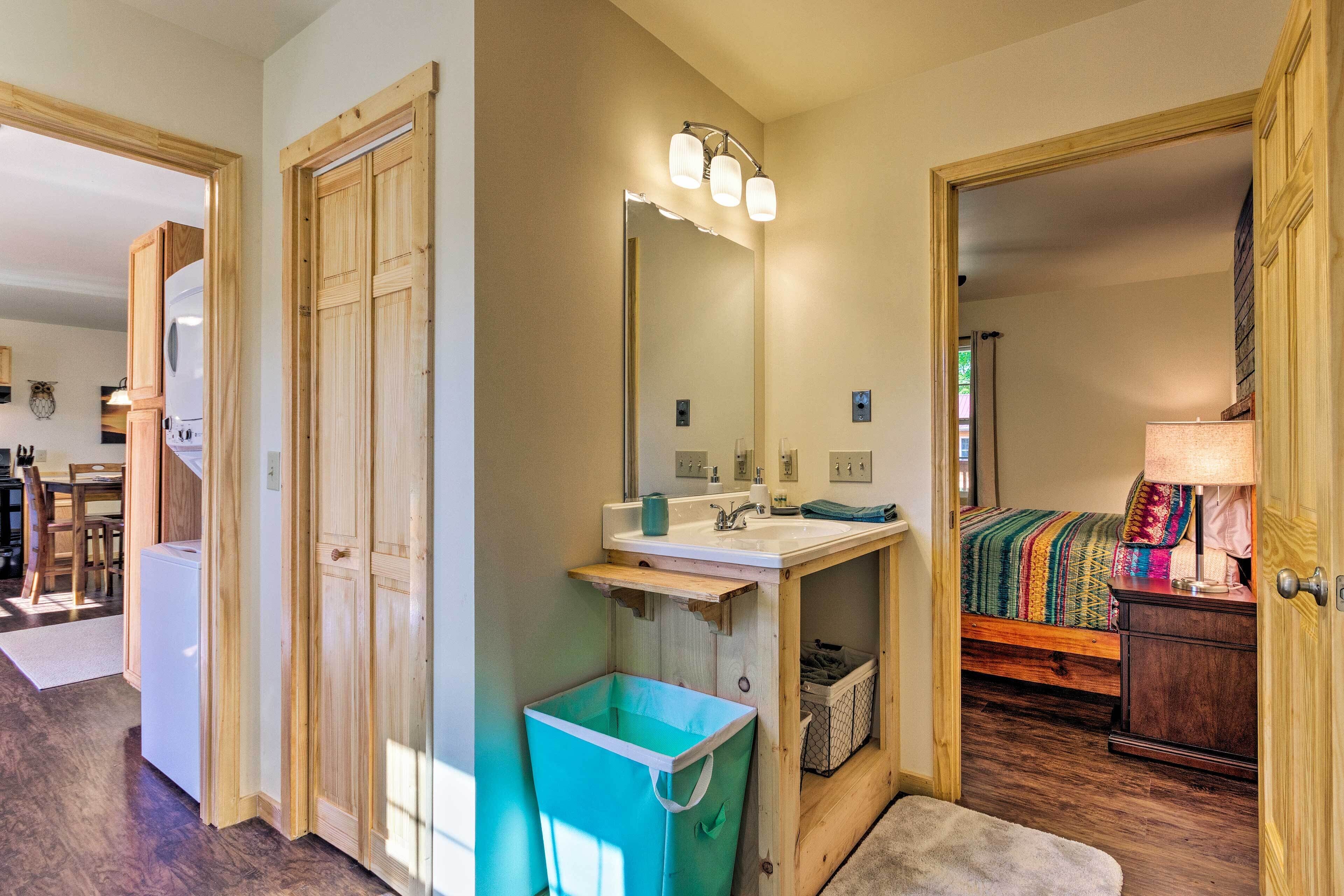 Bryson City Family Cabin - Mins to Smoky Mountains