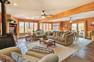 House (4 Bedrooms) | Interior