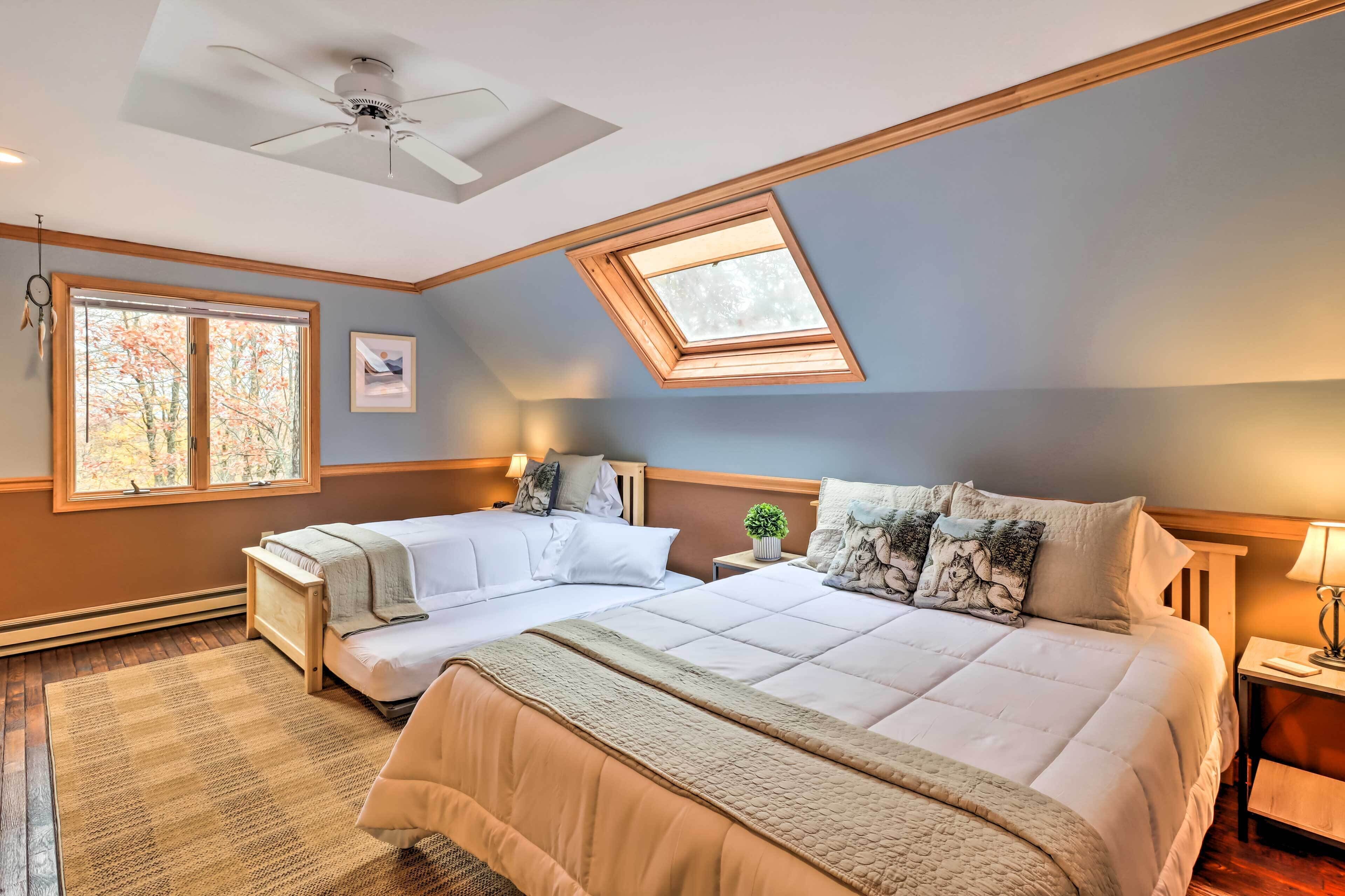 Secluded Poconos Getaway w/ Outdoor Theater!