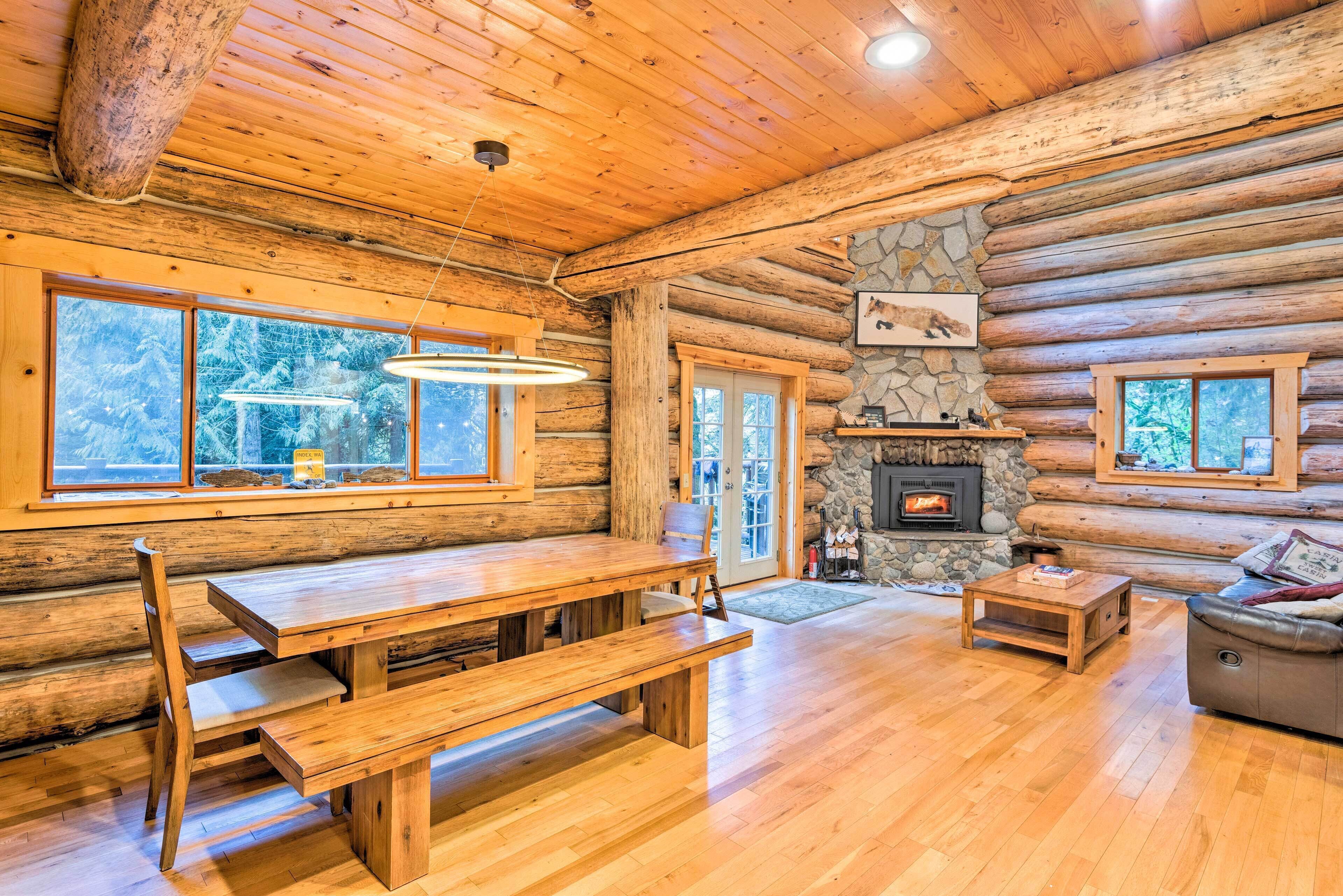 Custom Riverfront Log Home Near Stevens Pass!