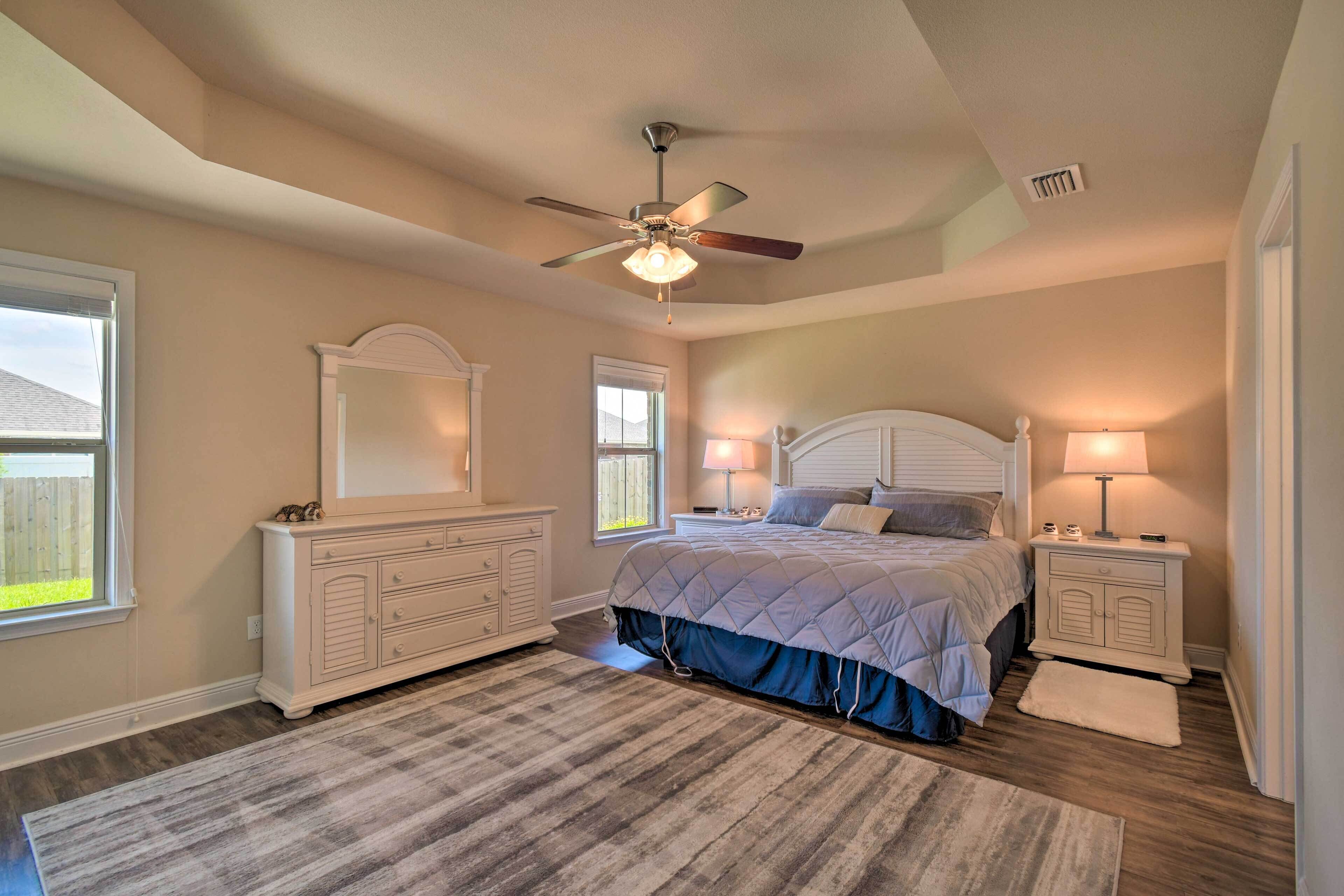 Foley Home w/ Outdoor Pool < 15 Mi to Beach