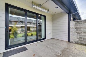 Apartment (2 Bedrooms) | Interior - Elegant Vancouver Townhome - 18 Mi to Portland (Vancouver)