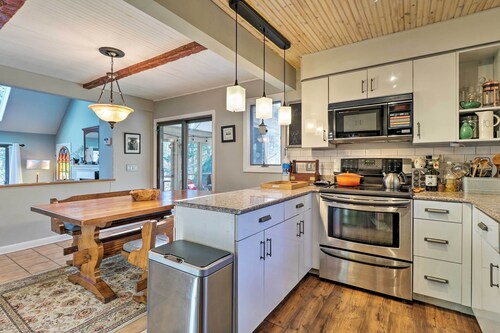 Peaceful Goshen Cottage w/ Screened Porch & Views!