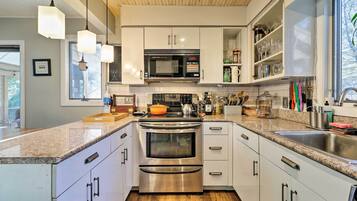 Cottage (3 Bedrooms) | Interior