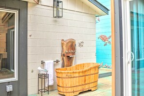 Apartment (1 Bedroom) | Interior - Luxury Spa Retreat: Private Courtyard & More! (Hastings)
