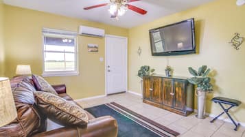 Cottage (2 Bedrooms) | Interior