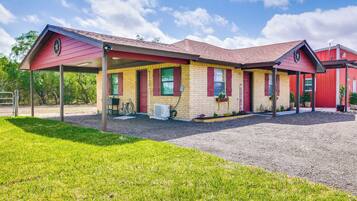 Cottage (2 Bedrooms) | Interior