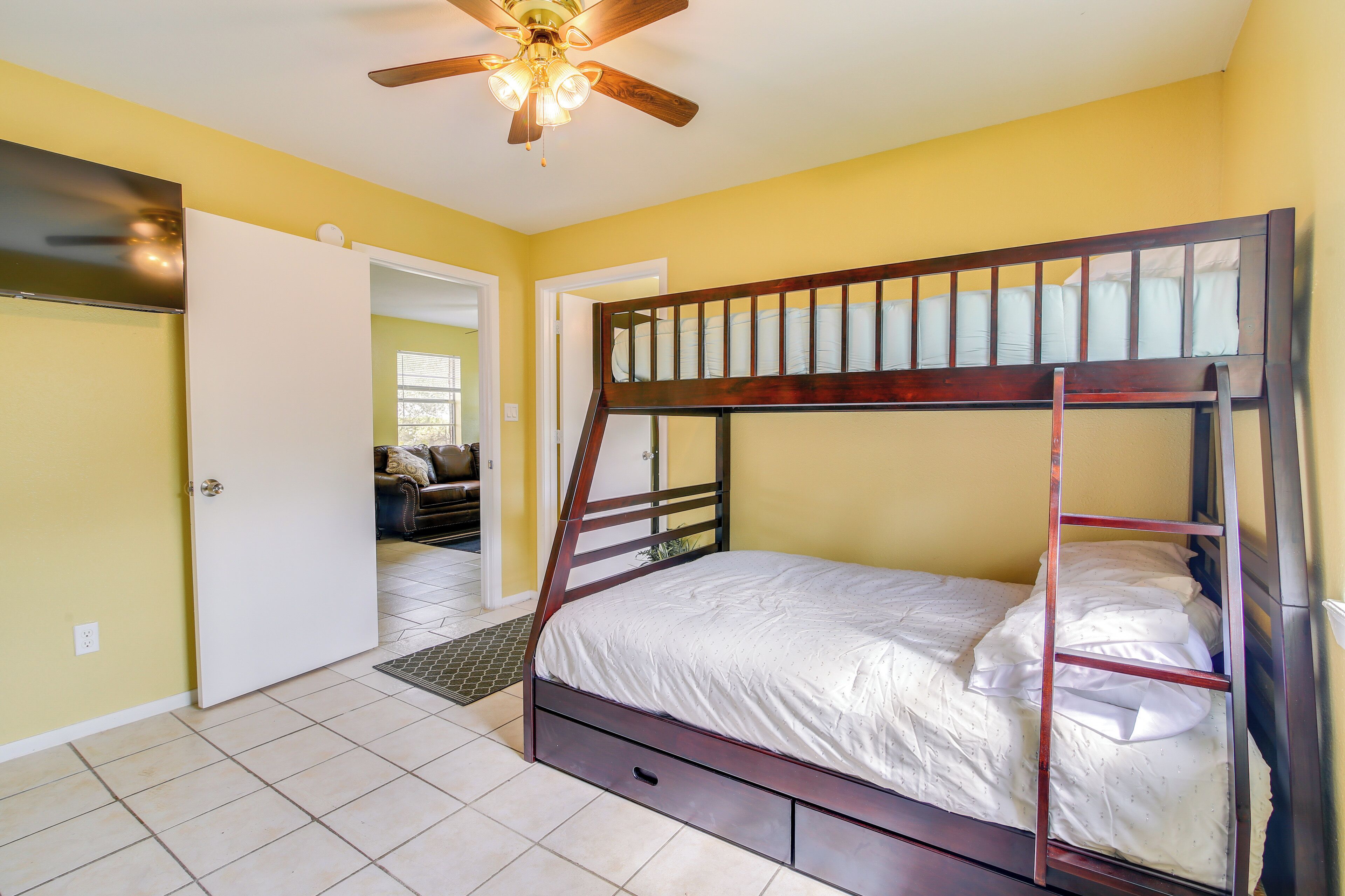 Cottage (2 Bedrooms) | Interior